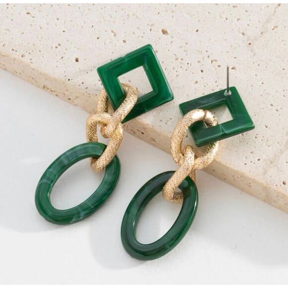 Chunky Chain Link Earrings - Picture 3 of 3